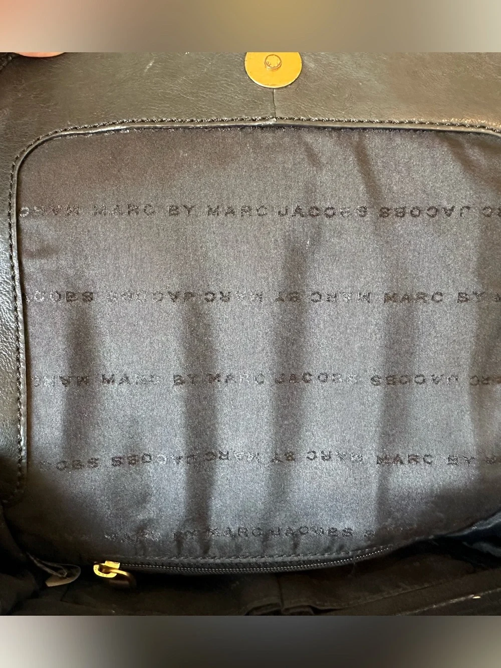 Marc Jacobs Leather Crossbody. Great condition